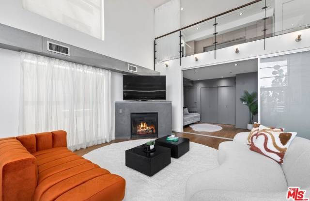 7062 Hawthorn Ave unit: 203 photos photos