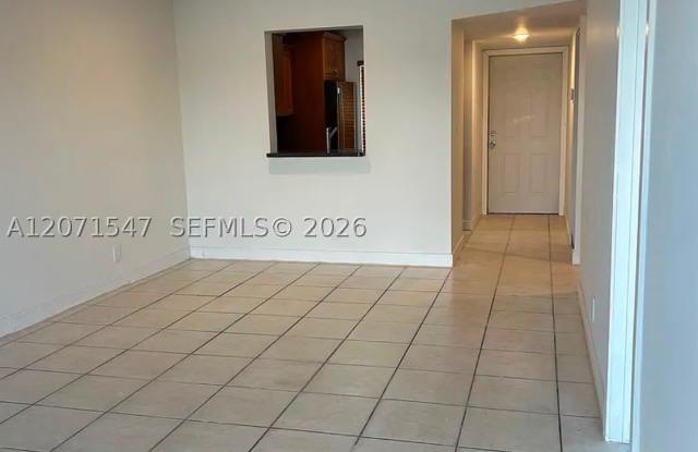 8720 N Sherman Cir Gallery 3