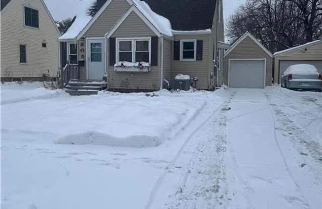 805 4th Avenue SE photos photos