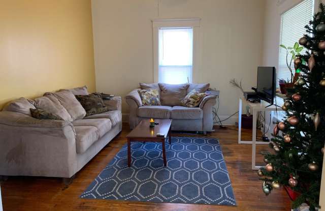 Fenced-in Yard + Washer  Dryer + Off-Street Parking! Available August 1st! - 511 Kearney Street, Manhattan, KS 66502