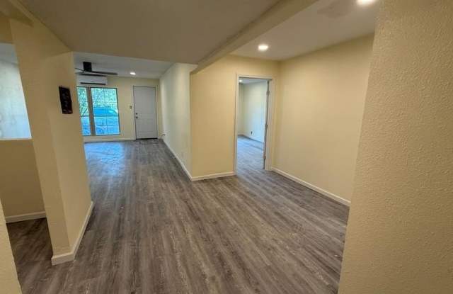 5065 Ridglea Lane Gallery 3