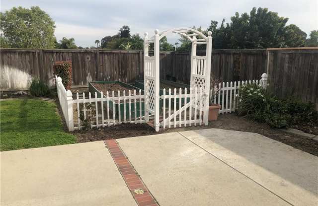 24492 Chrisanta Drive Gallery 4