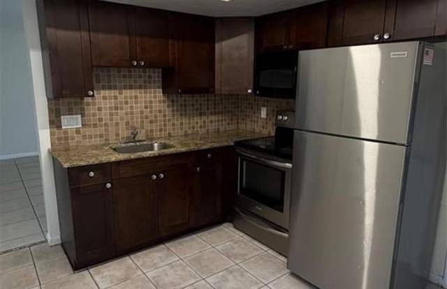 709 SE 46th Ter photos photos