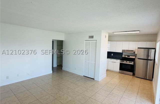 601 NW 42ND CT Gallery 2