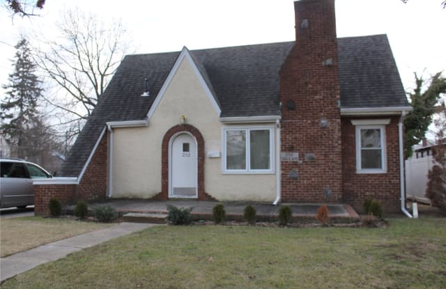 252 Eagle Avenue - 252 Eagle Avenue, West Hempstead, NY 11552