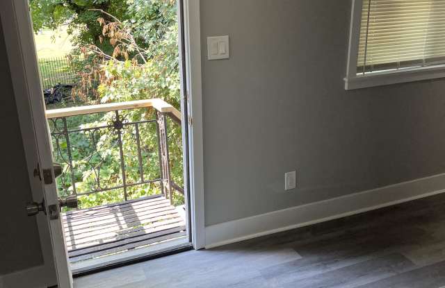 2034 Edgmont Avenue - 1R Gallery 4