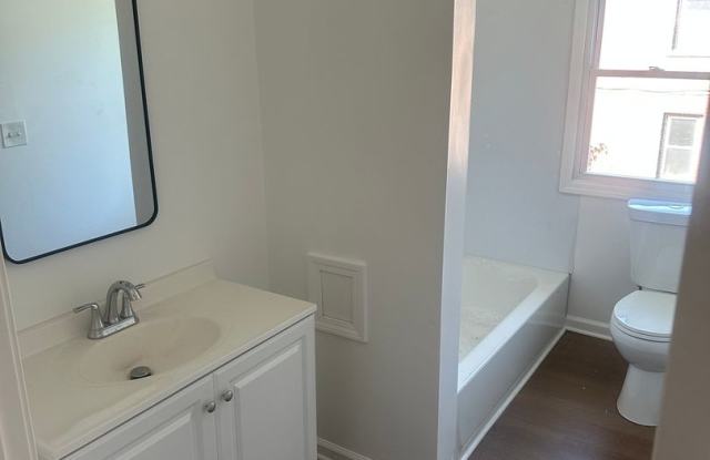 Spacious 3BR House in Detroit Gallery 3