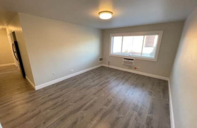 517 S. Milwaukee Avenue - 517-09 photos photos