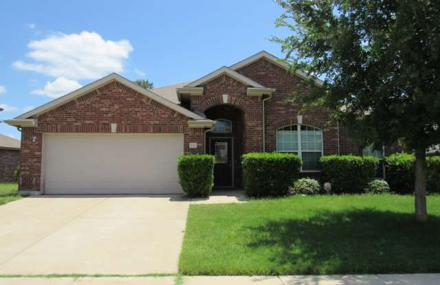 710 Millpond Drive - 710 Millpond Drive, Arlington, TX 76002