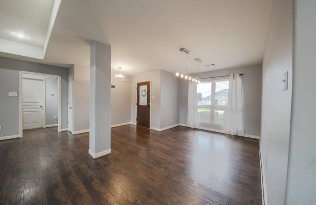 2420 Canterbury Court Gallery 4
