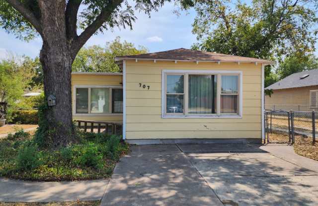 Cozy 3 bedroom 1 bath 1432 sq ft home COMING SOON! photos photos Cozy 3 bedroom 1 bath 1432 sq ft home COMING SOON! photos photos