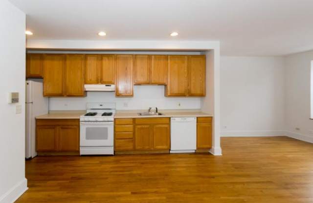 5934 North Winthrop Gallery 4