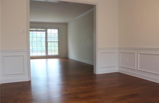 2012 Falcon Glen Court Gallery 4
