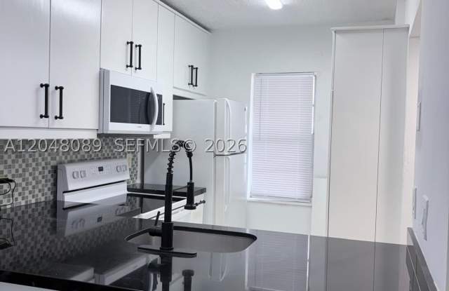 8305 Royal Palm Blvd photos photos