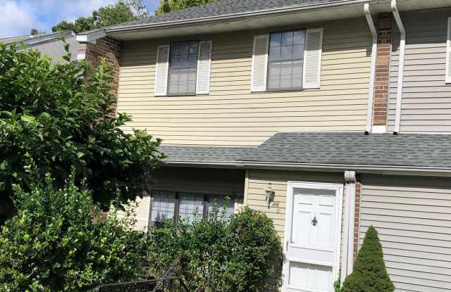46 WOODBRIDGE CT N - 46 Woodbridge Court North, Bucks County, PA 19053