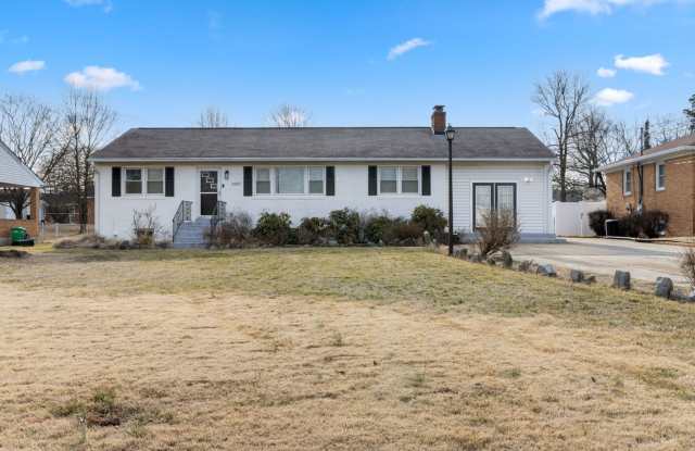Charming 4BR House in Temple Hills photos photos