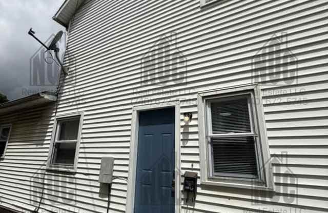 308 310 Washington Ave - 308 1/2 photos photos