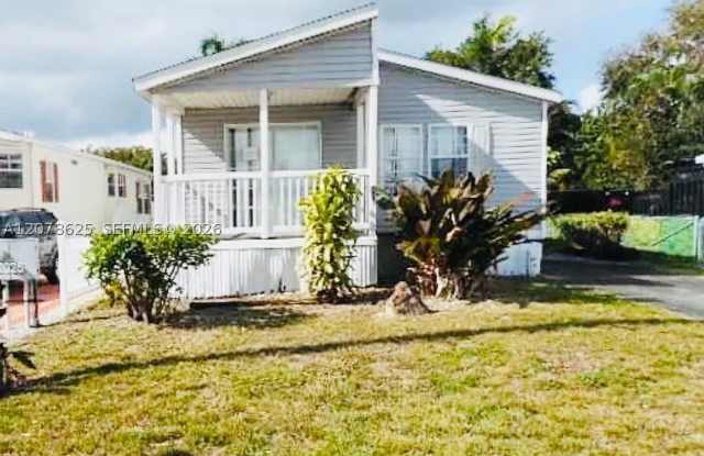 1901 SW 87th Ter photos photos