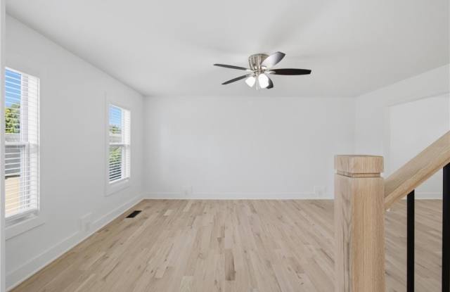 230 Pinebridge Court Gallery 3