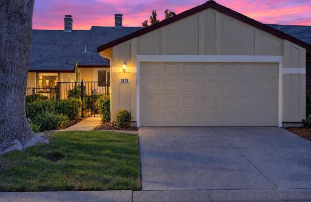 Peaceful Walnut Creek Townhome | 3 Bedrooms, Detached Garage & Community Pool! Gallery 1