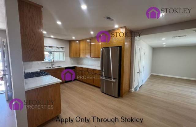 6346 Escallonia Drive Gallery 3