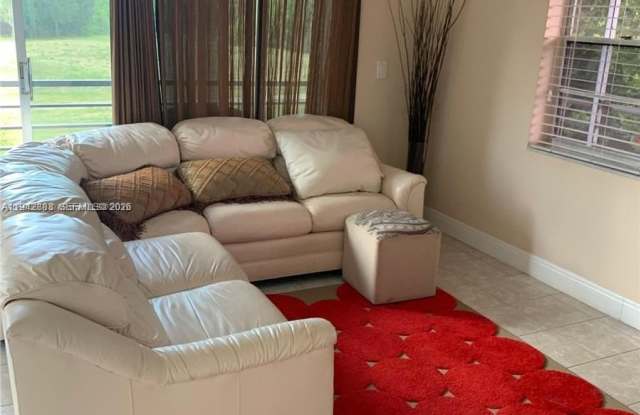 3048 E Sunrise Lakes Dr photos photos