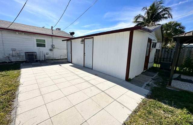 613 54th Street -B Gallery 4