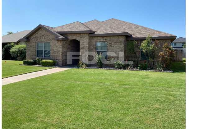 Large 3/2/2 North Lubbock photos photos