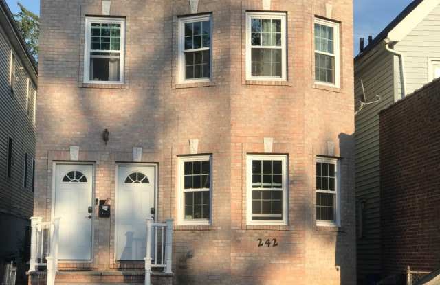 242 Sanford St photos photos