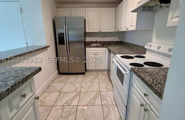 10393 N Kendall Dr photos photos