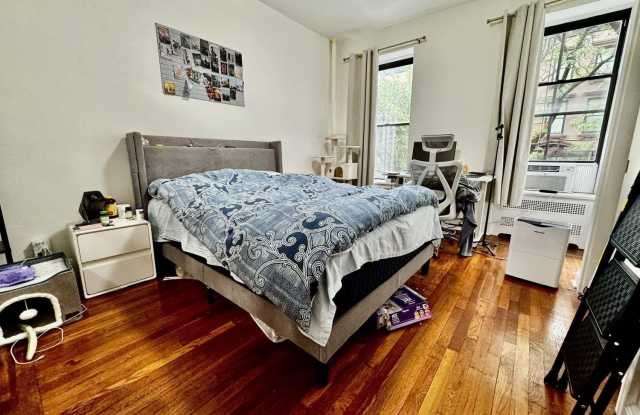 452 W 47th Street photos photos
