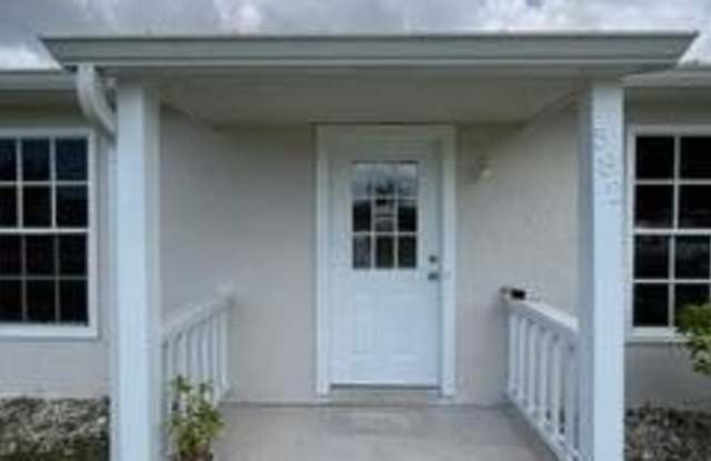582 NW La Brea Avenue Gallery 2