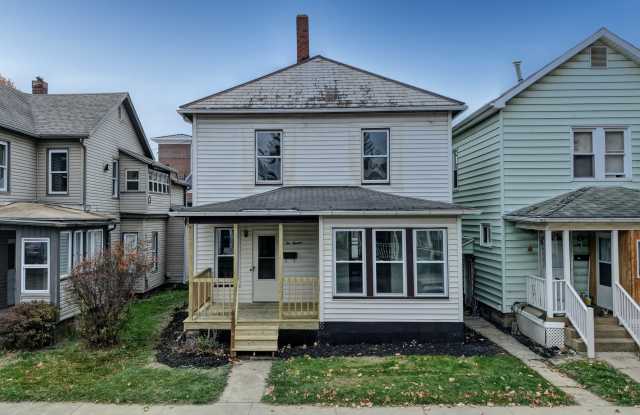 214 2nd Street Southeast - 214 2nd Street Southeast, New Philadelphia, OH 44663