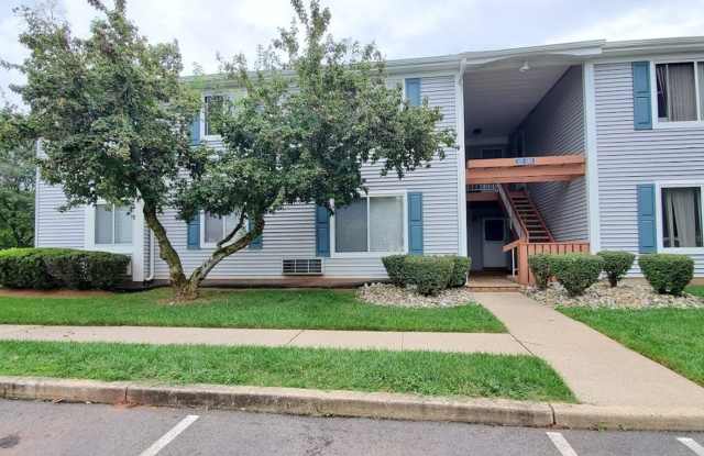 Centrally located, elegantly updated 2-bedroom & 1-bath 1st fl condo photos photos