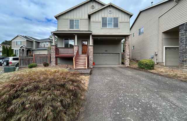 Spacious 4 Bed, 2.5 Bath Home! photos photos