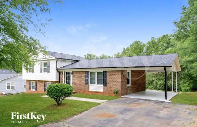 2350 Woodgreen Road photos photos
