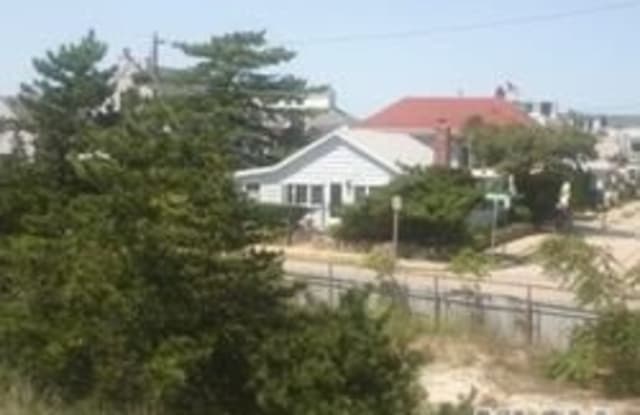 137 Cedarhurst - 137 Cedarhurst Avenue, Point Lookout, NY 11569