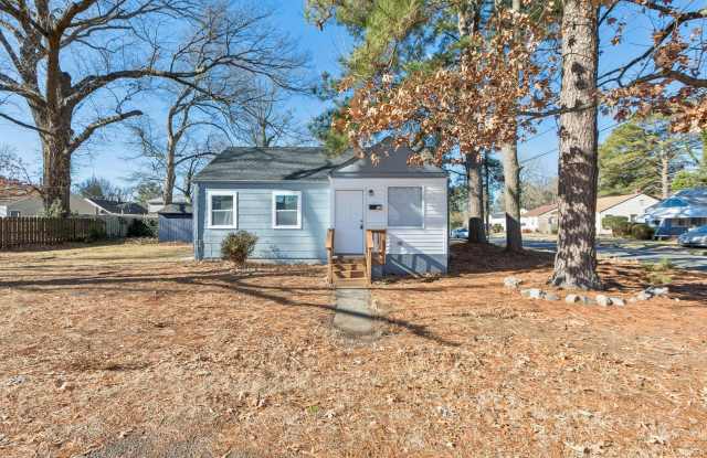 Newly renovated! Beautiful 2 bed, 1 bath home in historic Cradock. - 12 Frailey Place, Portsmouth, VA 23702