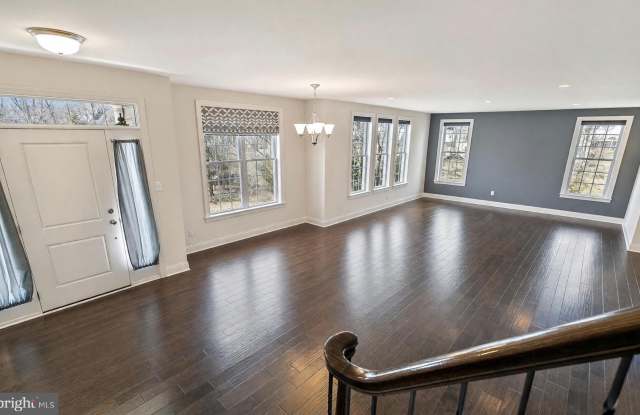 43168 HATTONTOWN WOODS Terrace Gallery 3