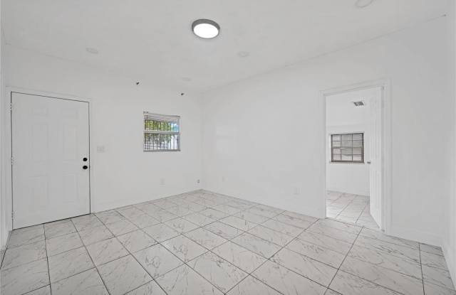 1114 NW 39th Street photos photos