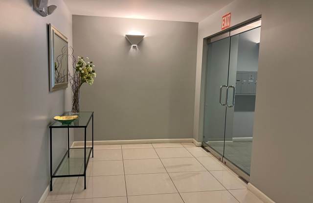 Spacious 3-Bedroom Condo in Prime Russian Hill Location photos photos