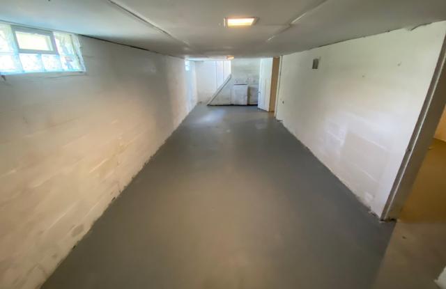 1001 Bensch St Gallery 2