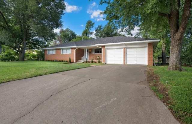 1230 Avondale Drive photos photos