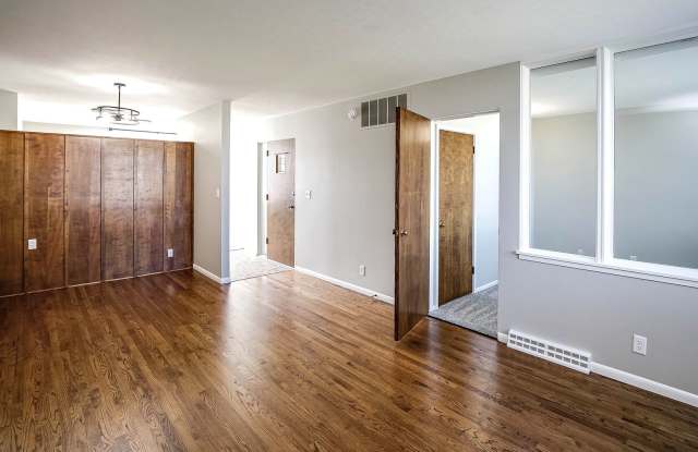 Spacious 2-Bed and 1-Bath Apartment in Millard! Gallery 3
