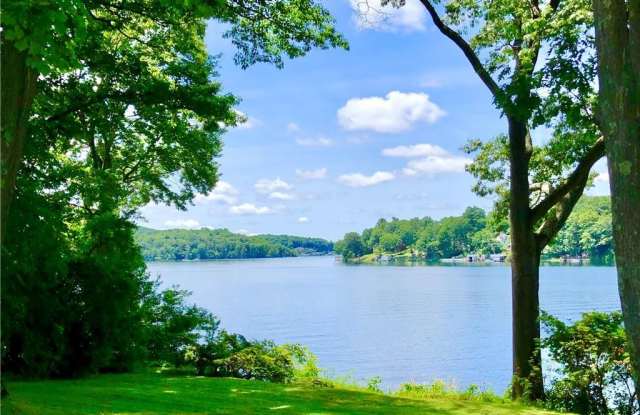 460 N Lake Boulevard - 460 North Lake Boulevard, Mahopac, NY 10541