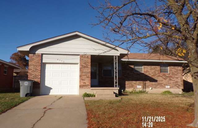 Pet Friendly!! - 6113 Northwest Dearborn Avenue, Lawton, OK 73505