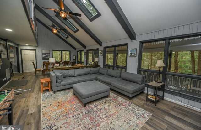 285 LAKESHORE Drive Gallery 2