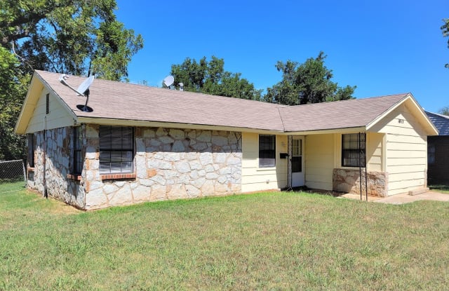 1813 Lariet Ln - 1813 Lariet Lane, Del City, OK 73115