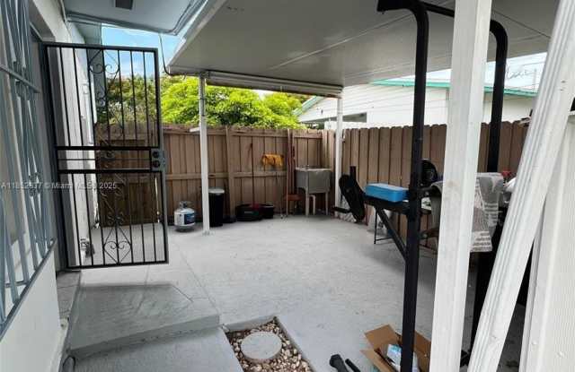4902 SW 102nd Ave photos photos