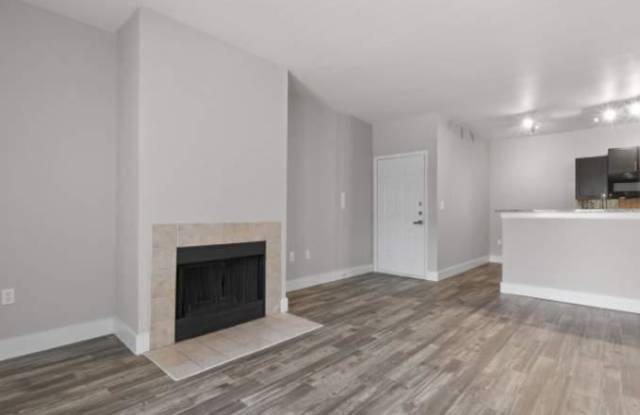 6065 De Zavala Rd Gallery 2